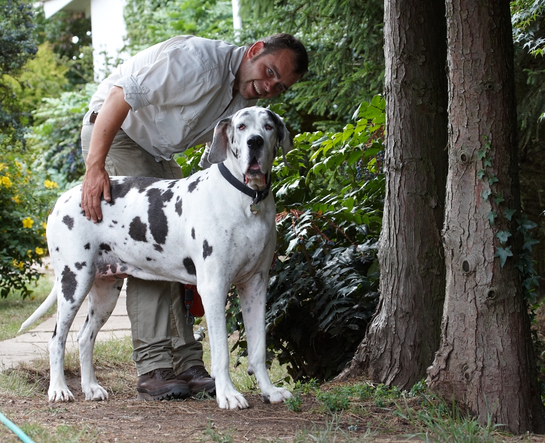 Who's the better looking??